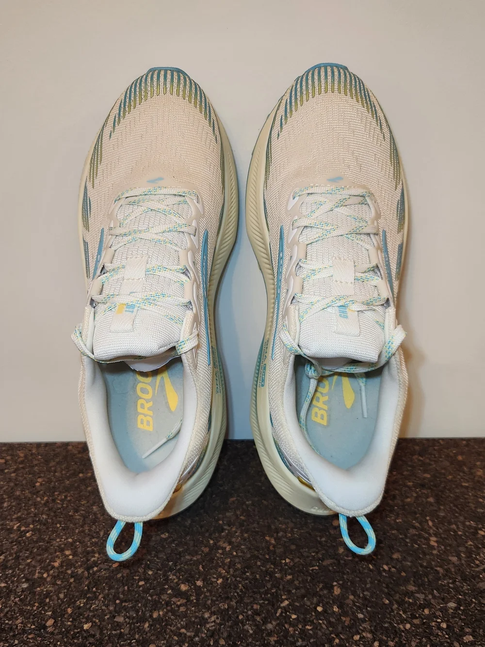 Brooks Ghost Trail Running Shoes Womens Size 8